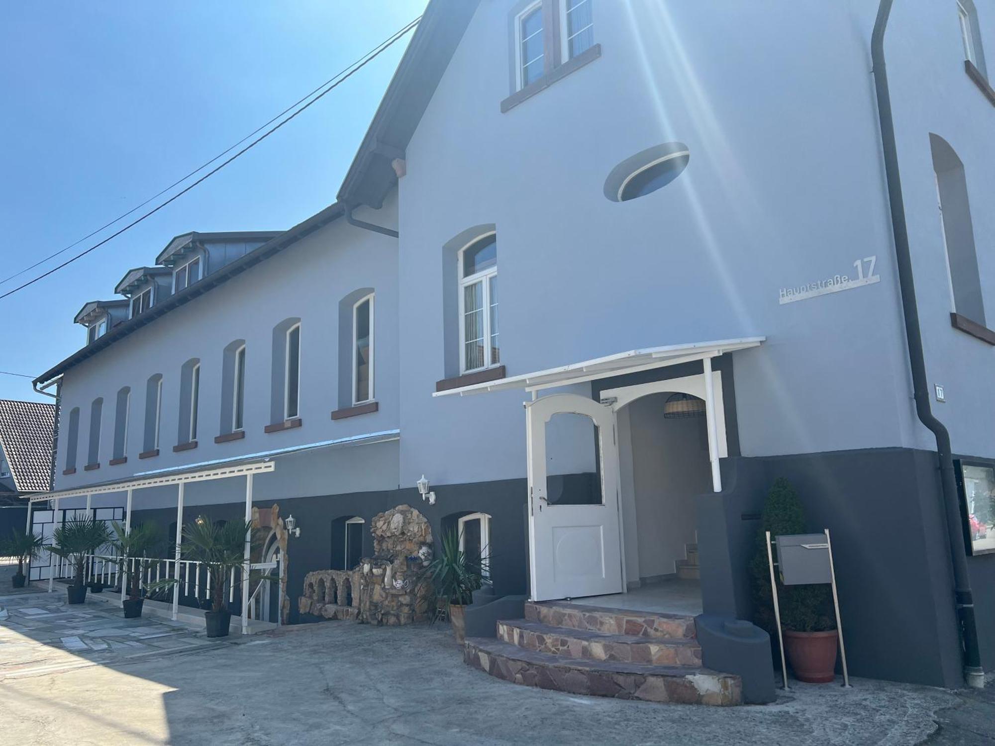 Hilde Apartments Rheinhausen Bagian luar foto